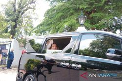 Kunjungi Keraton Jogja, Jokowi Berbincang 4 Mata dengan Sultan Selama 1 Jam