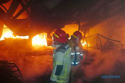 Gudang Distributor Alat Rumah Tangga di Sukoharjo Terbakar, Empat Mobil Hangus