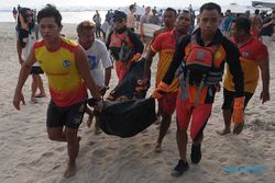 Evakuasi Jenazah Wisatawan Asing Terseret Arus di Pantai Kuta Bali