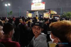 Puspo Wardoyo Bagikan 5.000 Paket Makan Gratis di Kali Pepe Land