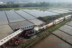 Kemenhub & PT KAI Minta Maaf Soal Tabrakan Kereta di Bandung