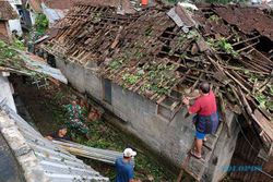 Angin Puting Beliung Rusak Puluhan Rumah Warga di Wonosobo