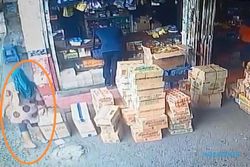 Kebangetan, Emak-emak Curi Barang Toko Asih Pasar Bunder Sragen, Terekam CCTV