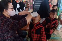Sasar 95.231 Anak, Petugas Puskesmas di Sragen Jemput Bola Vaksinasi Polio