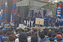 SBY Turun Gunung Sapa Ribuan Kader di Karanganyar, Dukung Prabowo-Gibran 