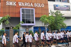 Ratusan Siswa Ikuti Jalan Sehat Sambut Setengah Abad SMK Warga Solo