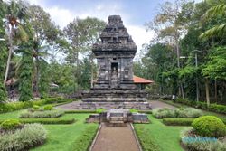 Masih Jadi Tempat Ibadah, Begini Asal-usul Candi Merak di Karangnongko Klaten