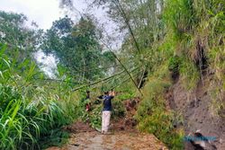 Hujan Deras Picu Longsor, Jalan Suroteleng-Kuncen Boyolali Tertutup