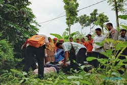 Pria di Ngawi Ditemukan Meninggal Memeluk Senapan Angin dan Tertindih Motor