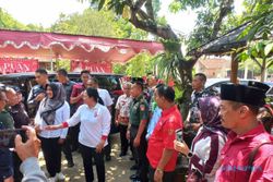 Jokowi Bagi-bagi Bansos di Jateng, Puan Maharani: Biar Masyarakat yang Menilai
