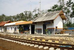 Ini Dia Stasiun yang Lokasinya Dekat Pantai di Jawa Tengah