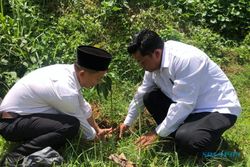 Dilantik, 22.400 Anggota KPPS Karanganyar Serentak Tanam Pohon di Lahan Kritis