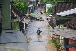 Banjir Rendam 11 Kecamatan di Grobogan, Jalan Purwodadi-Semarang Lumpuh