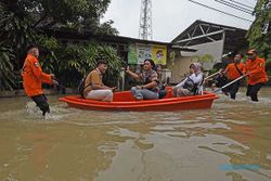 Diguyur Hujan Deras, Jalan dan Permukiman di Serang Terendam Banjir