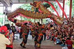 Potret Kemeriahan Atraksi Budaya di Parade Perayaan Cap Go Meh Semarang