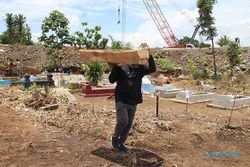 Pemindahan Ratusan Makam Terdampak Proyek Tol di Karanganom Klaten