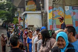 Antrean Warga Serbu Operasi Pasar Murah di Bandung, Ada Beras hingga Daging