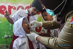 Ekspresi Anak-anak SD di Semarang Ikuti Sub PIN Polio Tahap 2