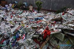 Ribuan Sampah APK Pemilu 2024 Menumpuk di Kantor Satpol PP Pedaringan Solo