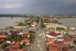 Banjir di Demak Meluas ke Perbatasan Jepara, Pj Bupati: Harga Sembako jadi Naik