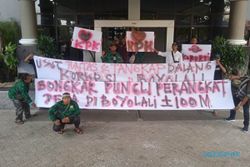 Belasan Warga Demo saat Pejabat Pemkab Boyolali Diperiksa KPK di Semarang