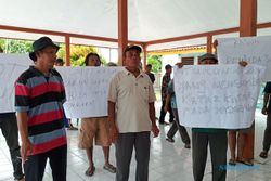 Kadus Diduga Selingkuh, Warga di Ngawi Geruduk Kantor Kepala Desa