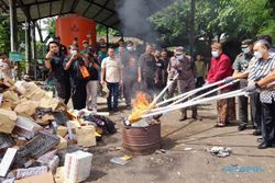 319 Bal Rokok Ilegal Senilai Rp1 Miliar Dimusnahkan dan Dibakar di Boyolali