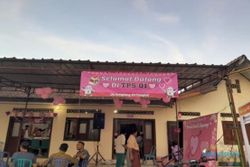 Unik! TPS di Desa Cangkol Sukoharjo Ini Tampil dalam Nuansa Pink