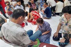 Menengok Tradisi Basuh Kaki Orang Tua Jelang Imlek di Pecinan Semarang