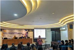UDB Surakarta Menggelar Monitoring dan Evaluasi bagi Mahasiswa Asing