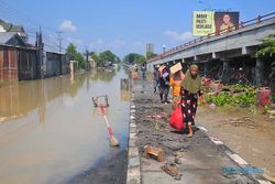 Banjir di Jalan Pantura Demak-Semarang Mulai Surut
