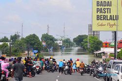Jalur Pantura Demak-Semarang Terendam Banjir Dampak Tanggul Sungai Wulan Jebol