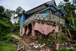 Penampakan Rumah Terdampak Tanah Bergerak di Bandung Barat, 192 Warga Mengungsi