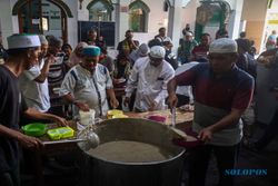 Masjid Darussalam Solo Siapkan 1.200 Porsi Bubur Samin Gratis Setiap Hari