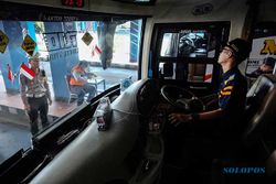 Cek Kelaikan Bus, Petugas Gabungan Inspeksi Keselamatan di Terminal Tirtonadi