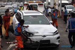 Kecelakaan Beruntun Libatkan 7 Kendaraan di Gerbang Tol Halim Utama Jakarta