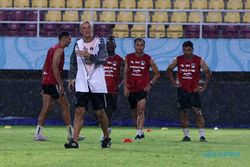Coach Milo Pimpin Latihan Persis Solo Jelang Laga Liga 1 Melawan Barito Putera
