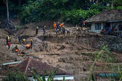 Bencana Longsor Terjang Bandung Barat, 9 Orang Hilang & Ratusan Warga Mengungsi