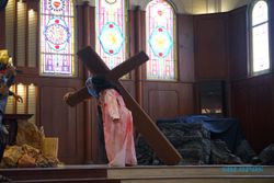 Drama Penyaliban Yesus di Gereja St Antonius Purbayan Solo Isi Rangkaian Paskah