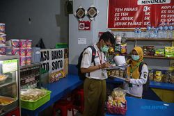 Jelang Lebaran, DKK Solo Sidak Makanan di Kantin Terminal Tirtonadi