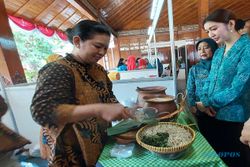 Selvi Ananda Borong Jajanan Tradisional dan Kosmetik di Balai Kota Solo