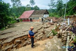Tanah Bergerak di Bandung Barat, Sejumlah Rumah dan 1 Sekolah Rusak Berat