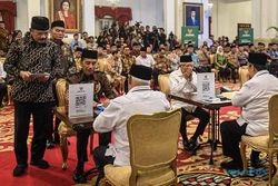 Momen Presiden, Wapres dan Sejumlah Menteri Serahkan Zakat Lewat Baznas