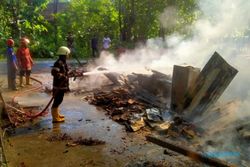 Warung Bakso dan Toko Kelontong di Ngreco Sukoharjo Ludes Terbakar