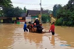Banjir di Ngawi Meluas, Jalan Alternatif Penghubung 3 Kabupaten Lumpuh Total