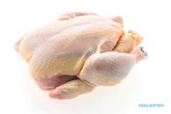 Jelang Lebaran Harga Daging Ayam Stabil, Bawang dan Cabai Kian Mahal