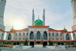 Masjid Agung Sukoharjo Datangkan Imam Tarawih dari Palestina, Catat Tanggalnya
