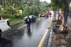 Hujan Deras, 2 Mobil Selip dan Terguling di JlS Salatiga