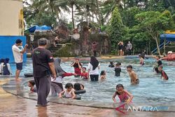 Tradisi Padusan Ramadan, Ribuan Pengunjung Serbu Pikatan Water Park Temanggung