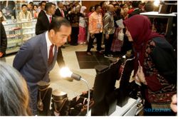 Ramaikan Inacraft 2024, UMKM Binaan Pupuk Indonesia Disambangi Presiden Jokowi
